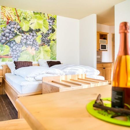 Gaestehaus Weingut Politschek Bad Friedrichshall Ngoại thất bức ảnh